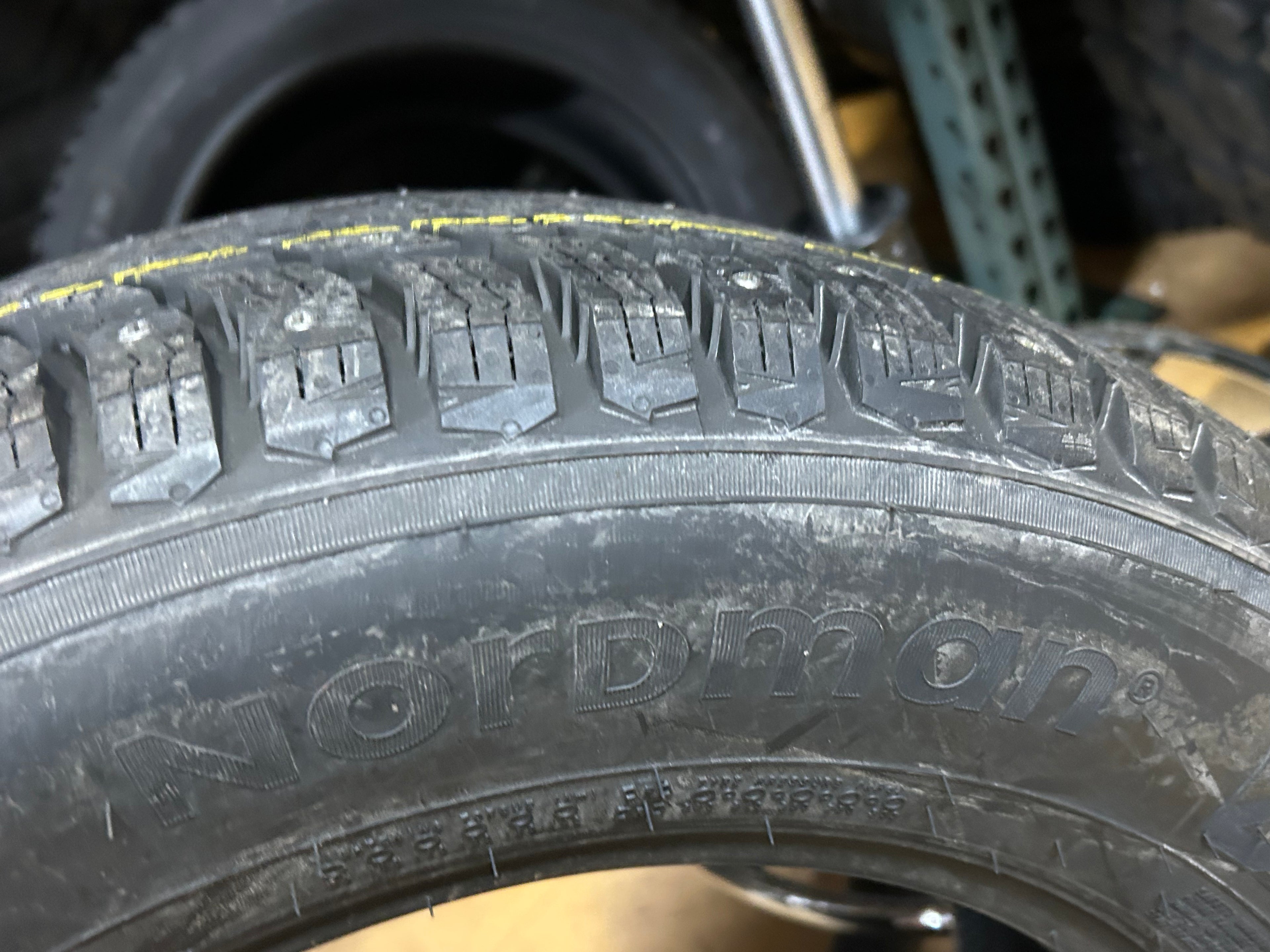 NORDMAN NORTH 9 STUDDED BSW P 225 60 16 102T XL WINTER TIRE TS32813