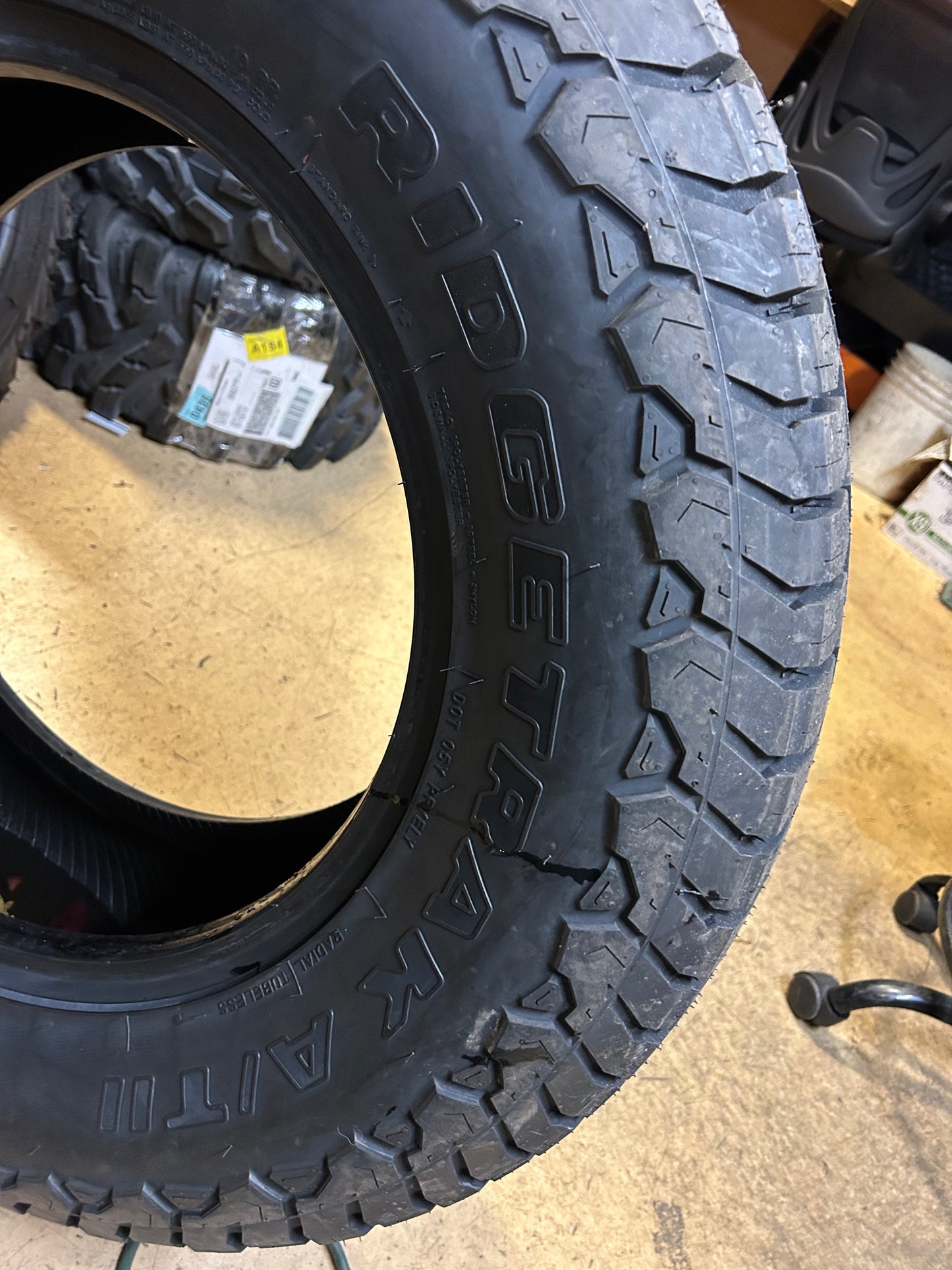 ROVELO RIDGETRAK A/T II BSW LT 275 70 18 125/122R 10PLY ALL TERRAIN TIRE 4120545K