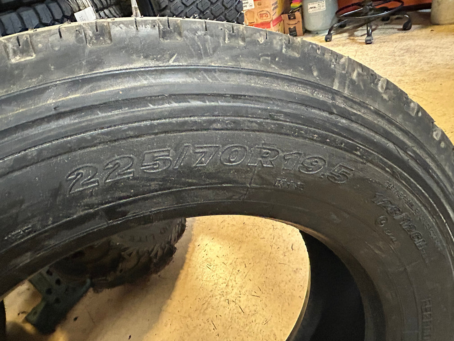 YOKOHAMA 115R BSW  225 70 19.5 128/126N 14PLY ALL POSITION TIRE 120111501