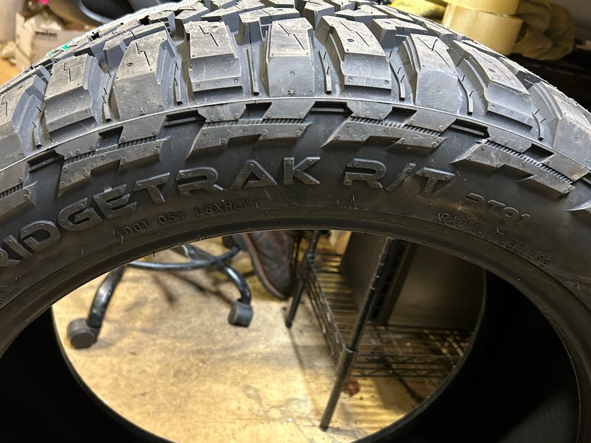 ROVELO RIDGETRAK R/T RT01 STUDLESS BSW LT 33 12.5 22 114Q 12PLY ALL TERRAIN TIRE 1600426K