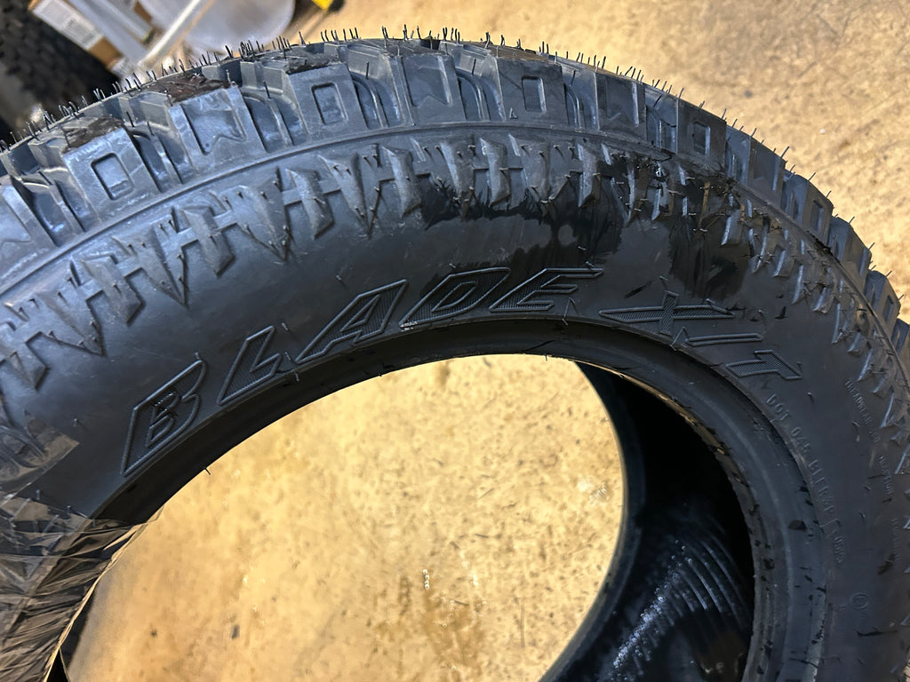 NOS ATTURO TRAIL BLADE X/T BSW P 235 65 17 108H XL RUGGED TERRAIN TIRE 13001
