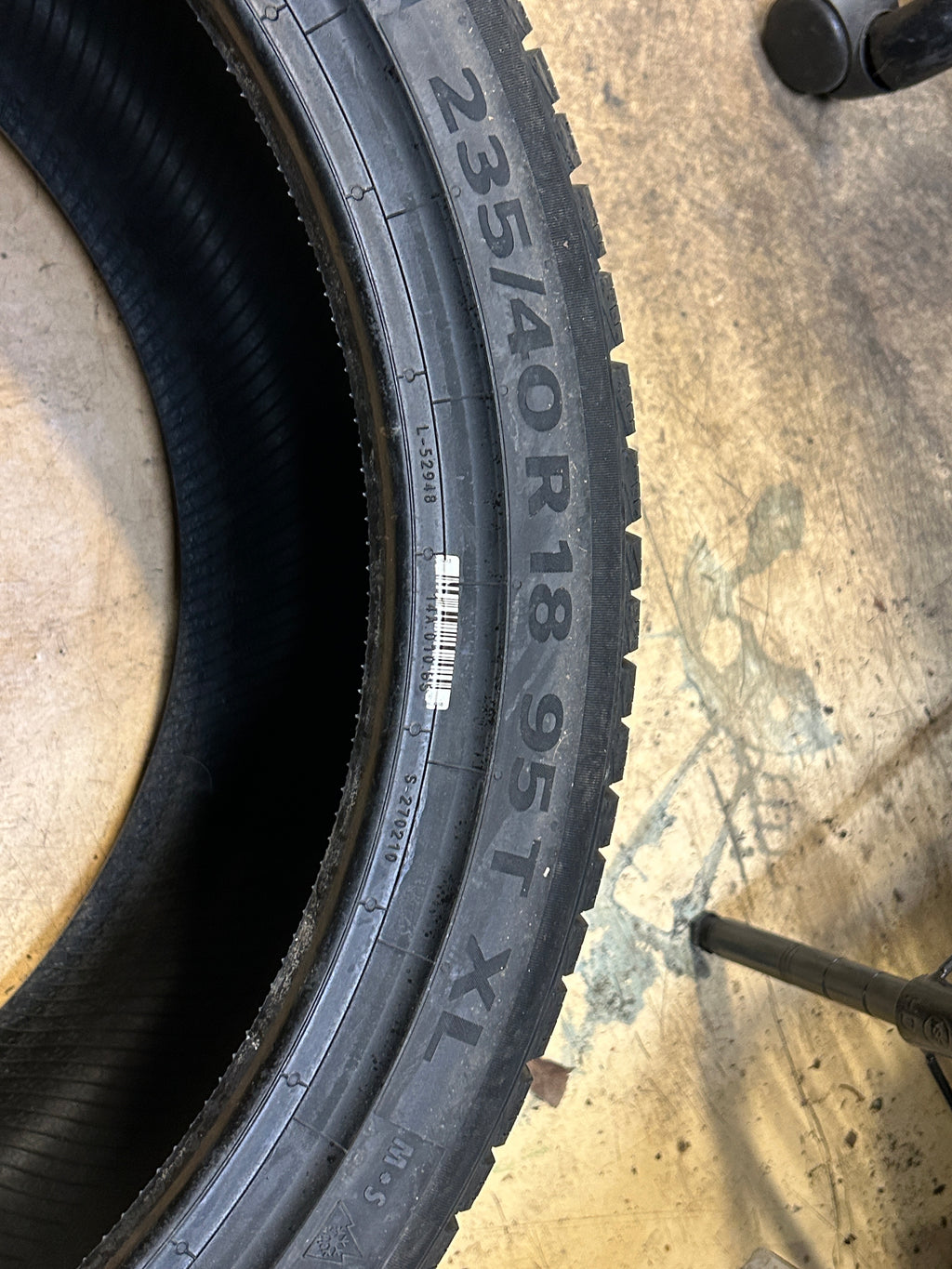 CONTINENTAL VIKING CONTACT 7 BSW P 235 40 18 95T XL WINTER TIRE 03450710000
