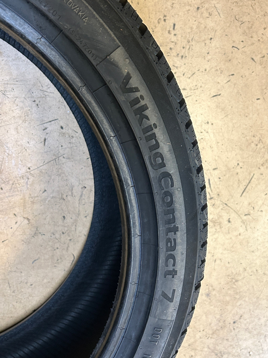 CONTINENTAL VIKING CONTACT 7 BSW P 235 40 18 95T XL WINTER TIRE 03450710000