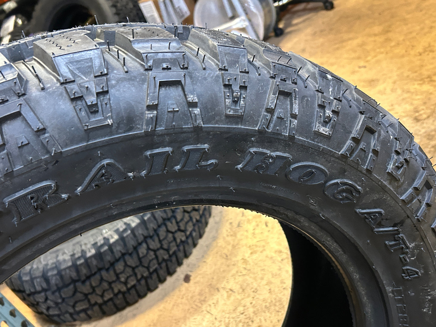 KANATI TRAIL HOG AT 4 LT 285 60 20 125/122Q LRE 10PLY TIRES LTG2028560E