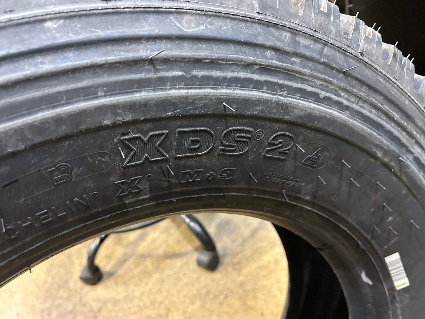 MICHELIN XDS2 BSW  245 70 19.5 136/134L 14PLY COMMERCIAL TIRE 24975