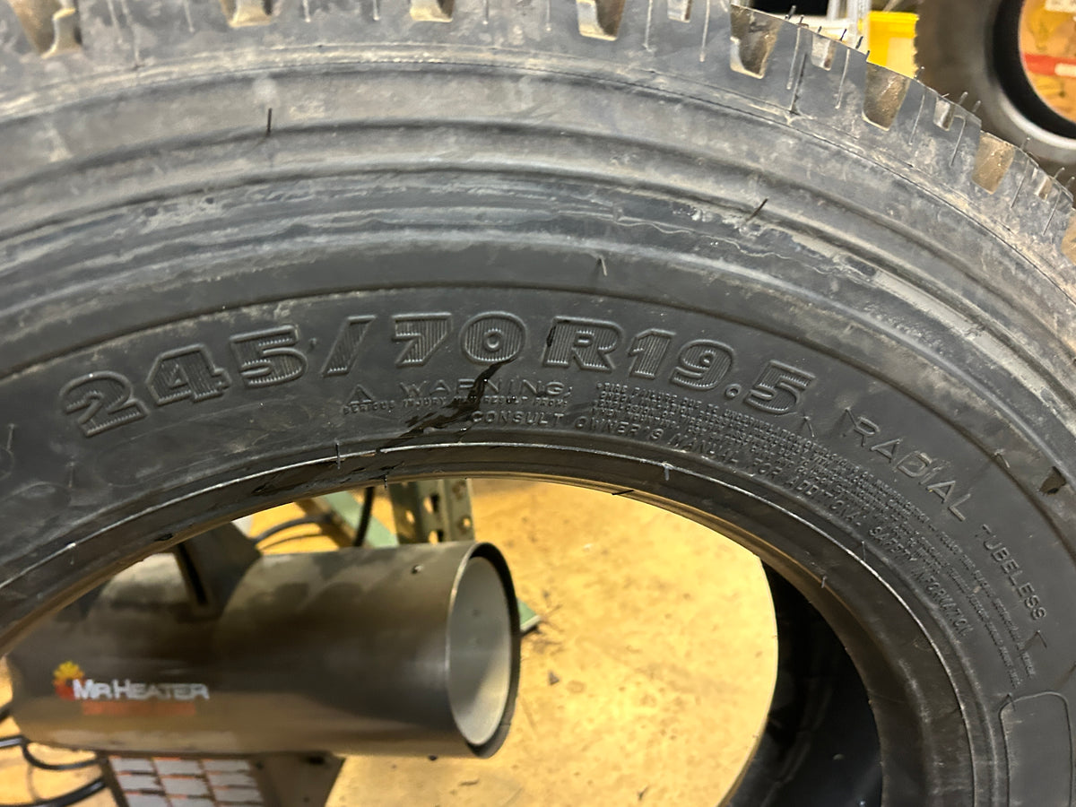 MICHELIN XDS2 BSW  245 70 19.5 136/134L 14PLY DRIVE TIRE 23134