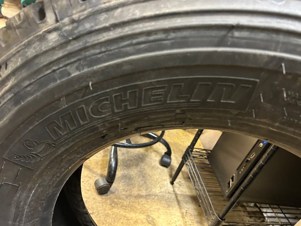 MICHELIN XDS2 BSW  245 70 19.5 136/134L 14PLY DRIVE TIRE 23134