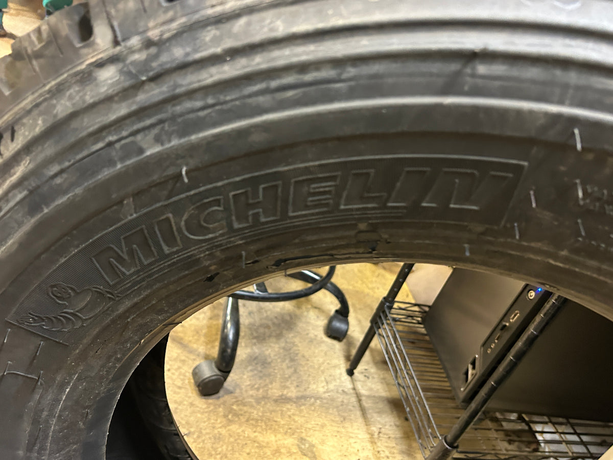 MICHELIN XDS2 BSW  245 70 19.5 136/134L 14PLY DRIVE TIRE 23134