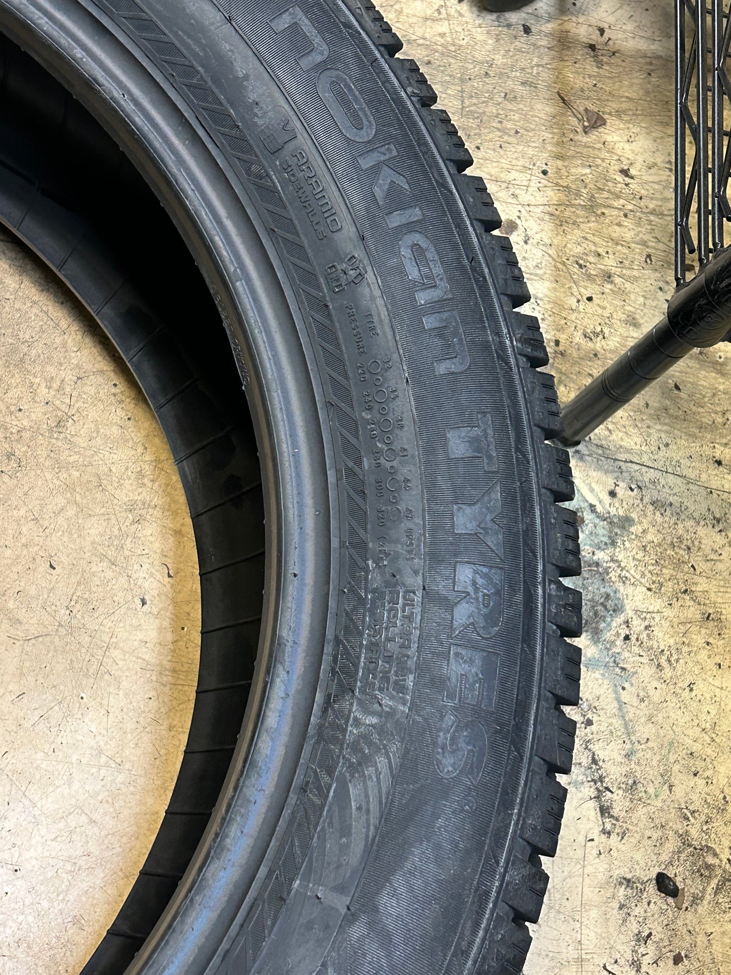 4 NOKIAN HAKKAPELIITTA R5 SUV STUDLESS BSW P 225 55 19 103R XL WINTER TIRE T432229