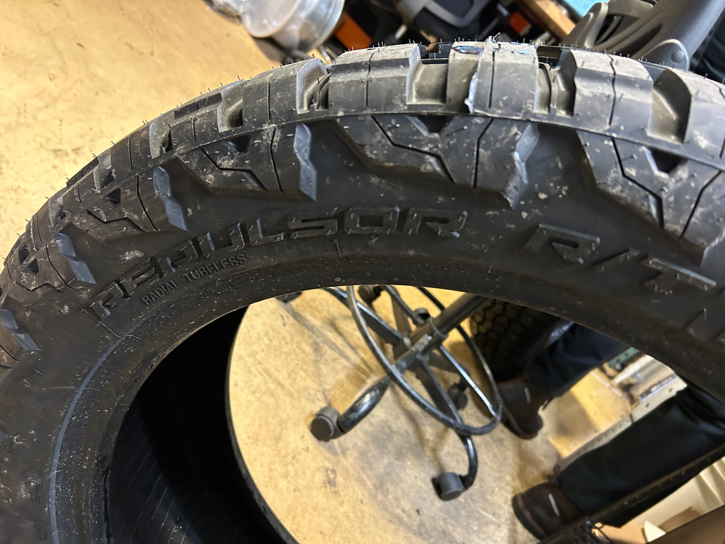 ROLLING BIG POWER  REPULSOR R/T BSW LT 275 50 22 122/119Q 12PLY ALL TERRAIN TIRE RBPSTRT2220010