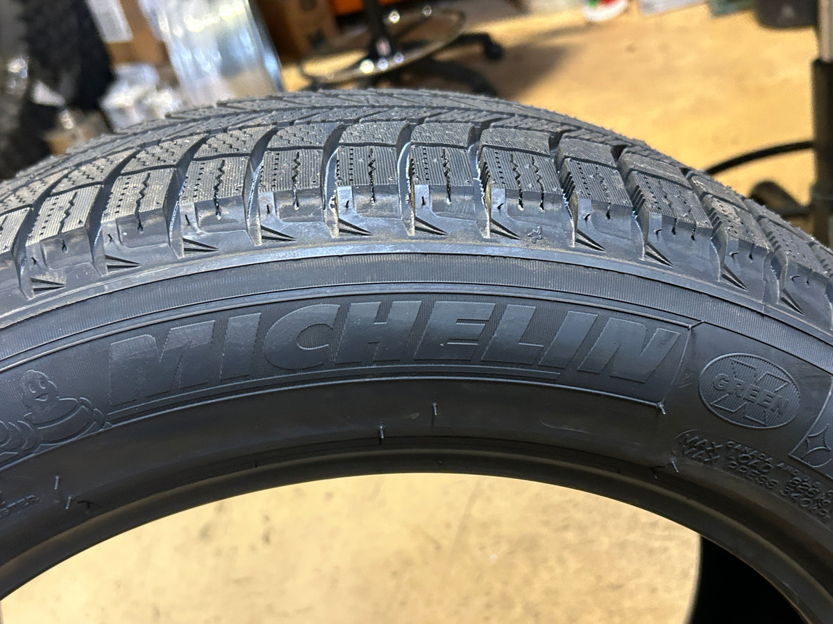 NOS MICHELIN X ICE X13 BSW P 235 50 18 101H XL STUDLESS WINTER TIRE 823821