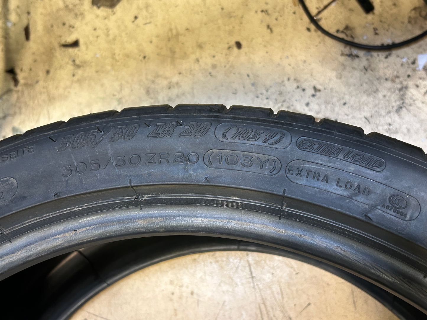 NOS MICHELIN PILOT SUPER SPORT BSW P 305 30 20 103Y XL UHP TIRE 48442