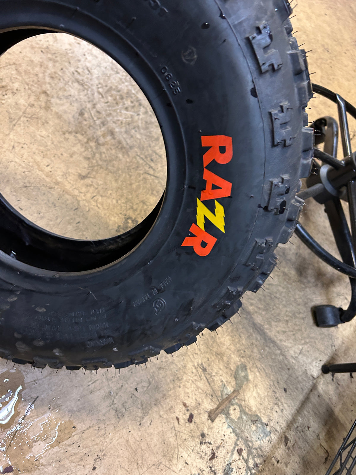 MAXXIS RAZOR M931 BSW 22 7 10 ATV TIRE TM00475100