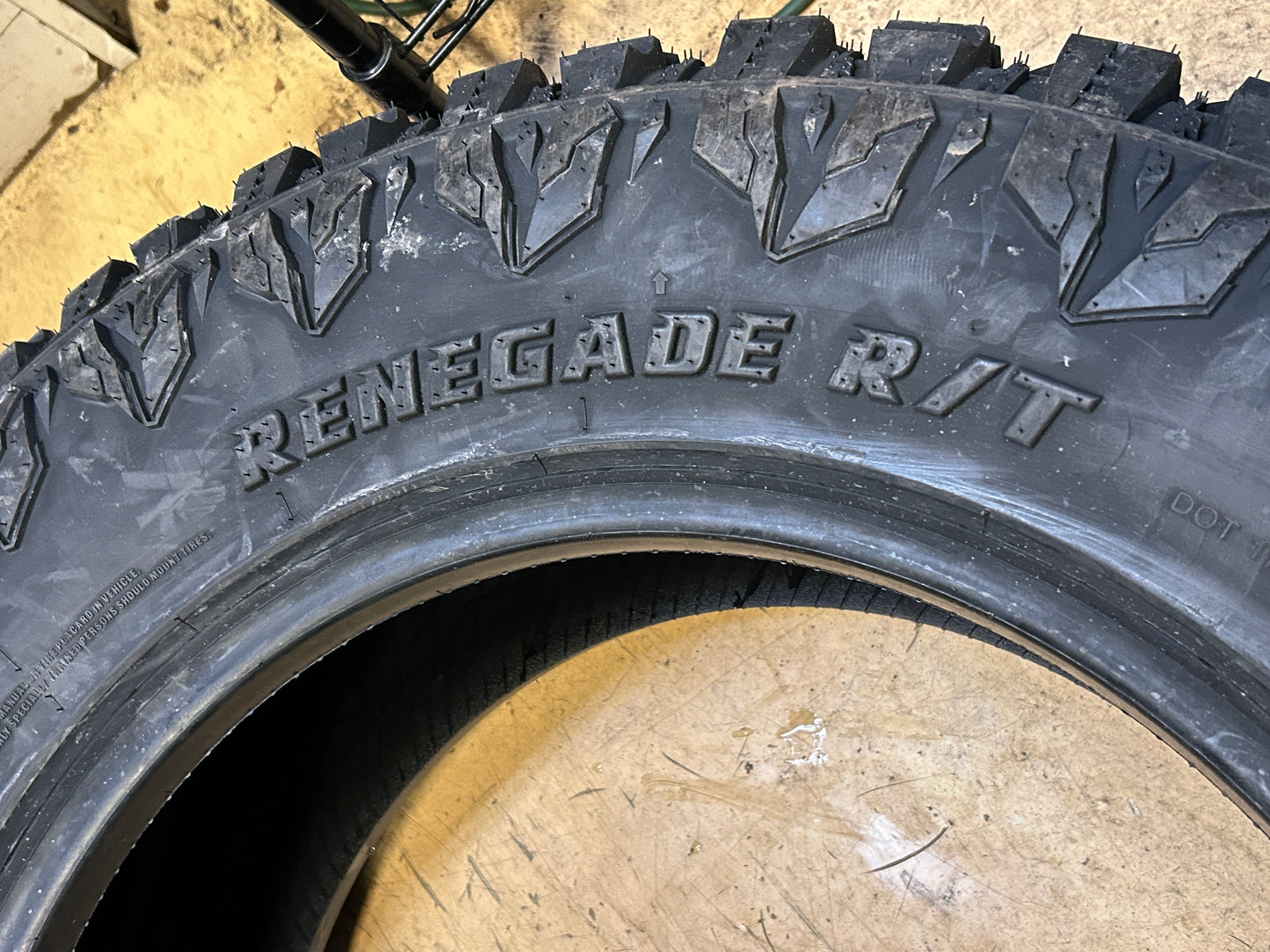 RADAR RENEGADE R/T BSW LT 35 11.5 20 124Q 10PLY RUGGED TERRAIN TIRE RASYTH0157