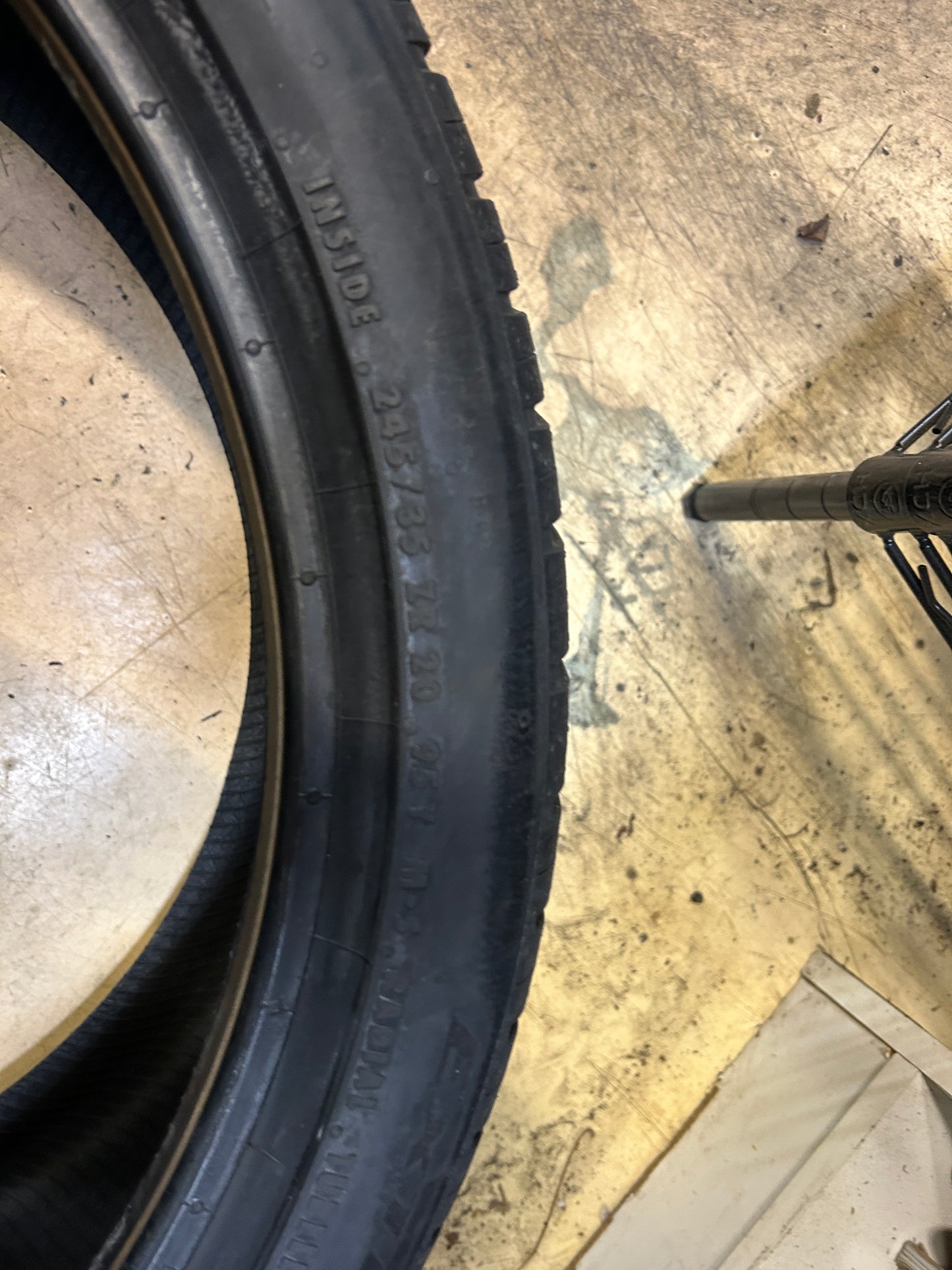 CONTINENTAL EXTREME CONTACT DWS06 PLUS BSW P 245 35 20 95Y XL UHP TIRE 15572970000