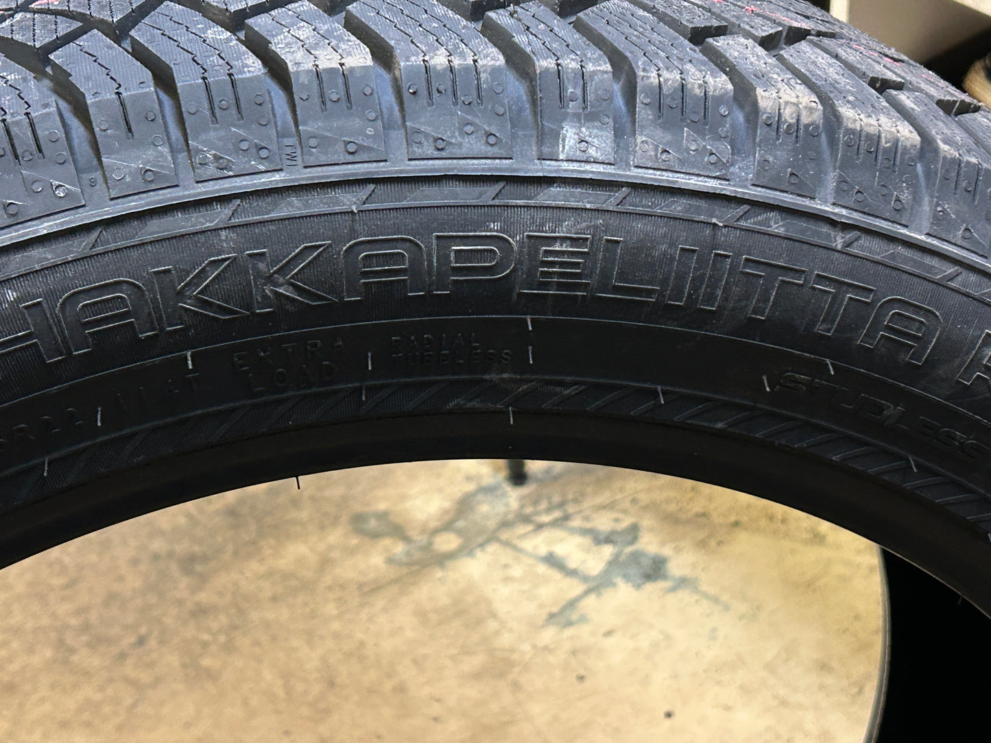 2 NOKIAN HAKKAPELIITTA R5 STUDLESS BSW P 285 45 22 114T XL WINTER EV TIRE T432267
