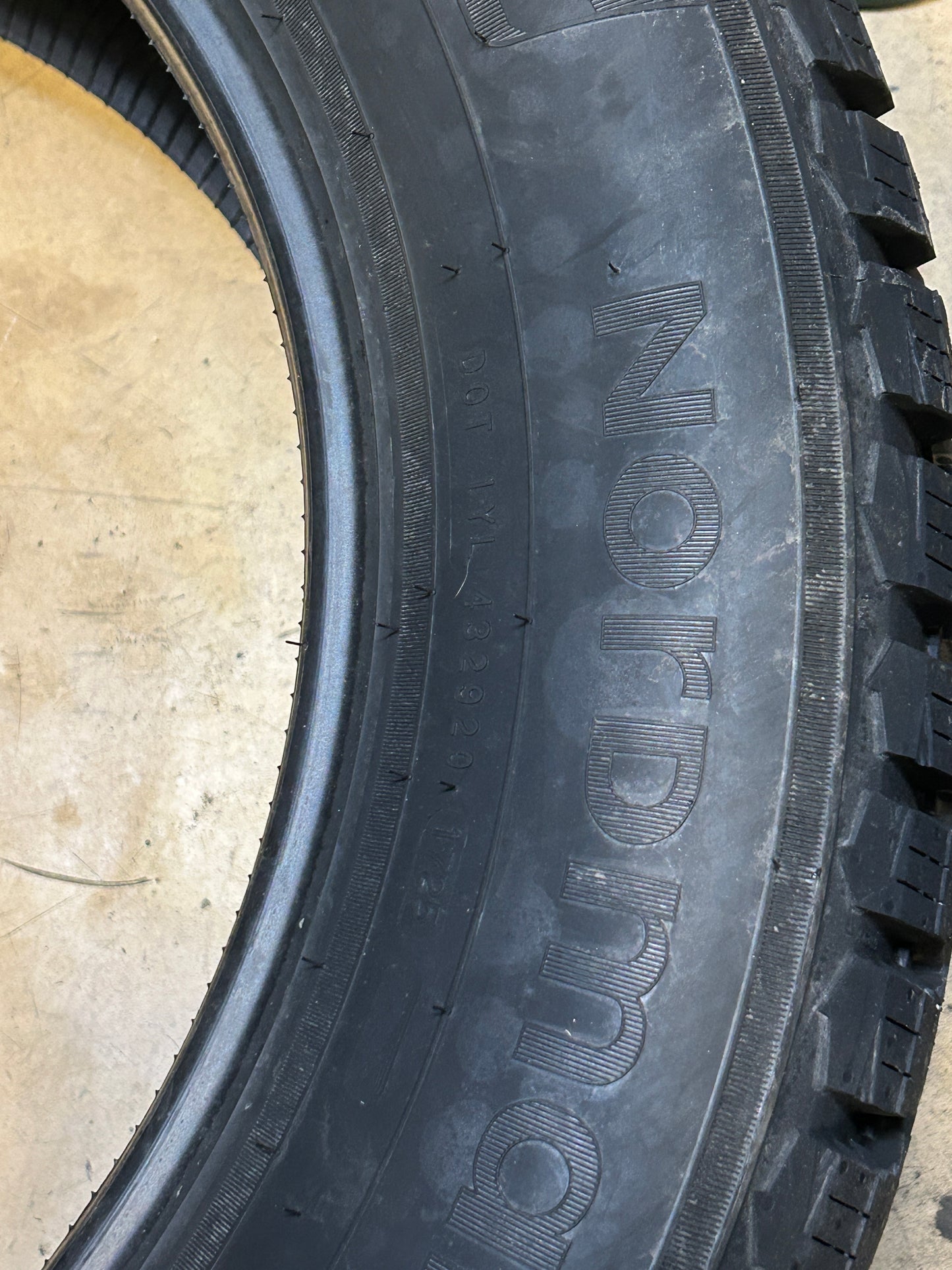 4 NOKIAN NORDMAN NORTH 9 SUV P 235 60 18 107T XL STUDLESS WINTER TIRE T432920