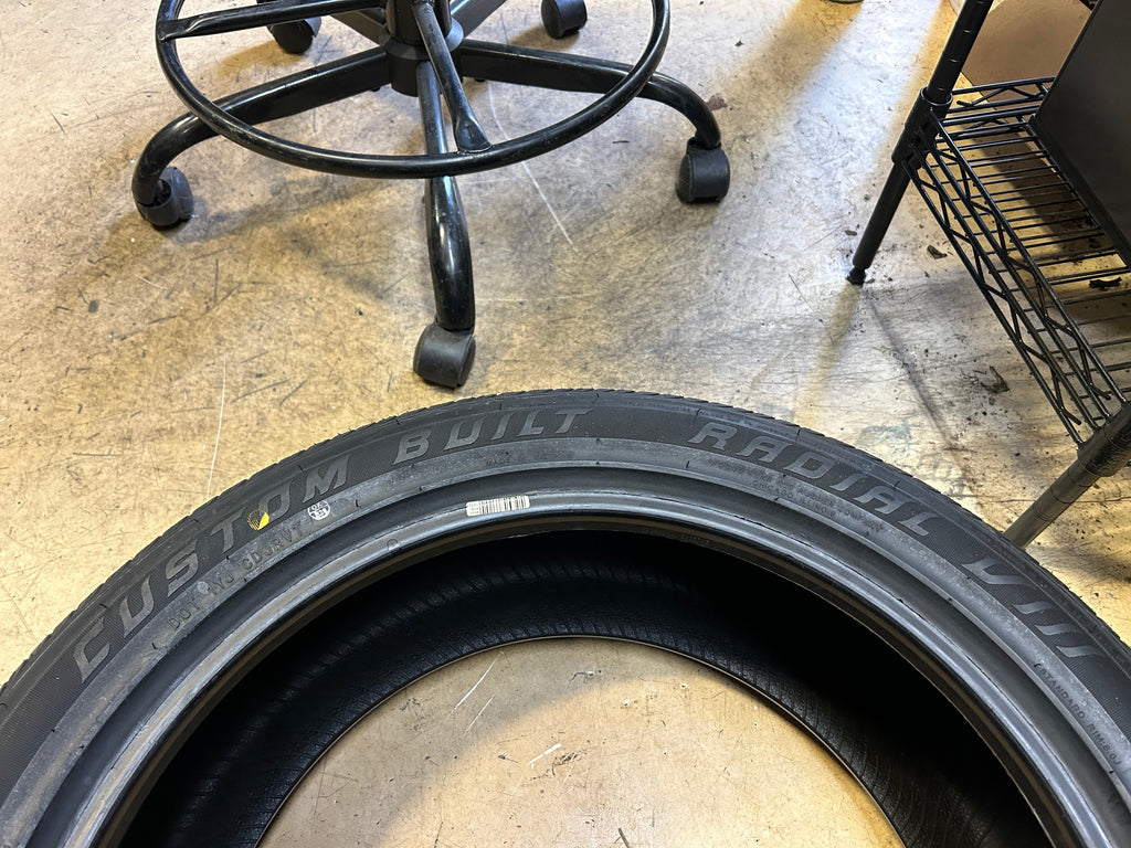 2 VOGUE CUSTOM BUILT RADIAL VIII BSW P 235 45 18 98V  XL PERFORMANCE TIRE 3206120