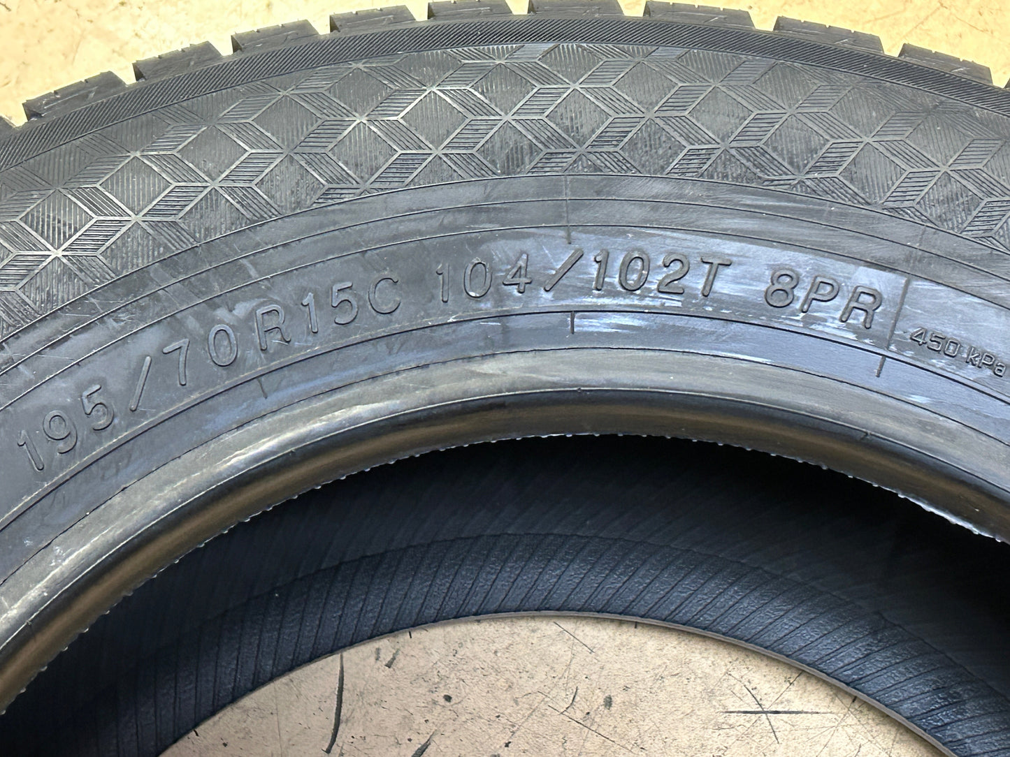 YOKOHAMA  BLUEARTH-VAN ALL SEASON RY61 BSW 195 70 15C 104/102T 8PLY TIRE 110106102
