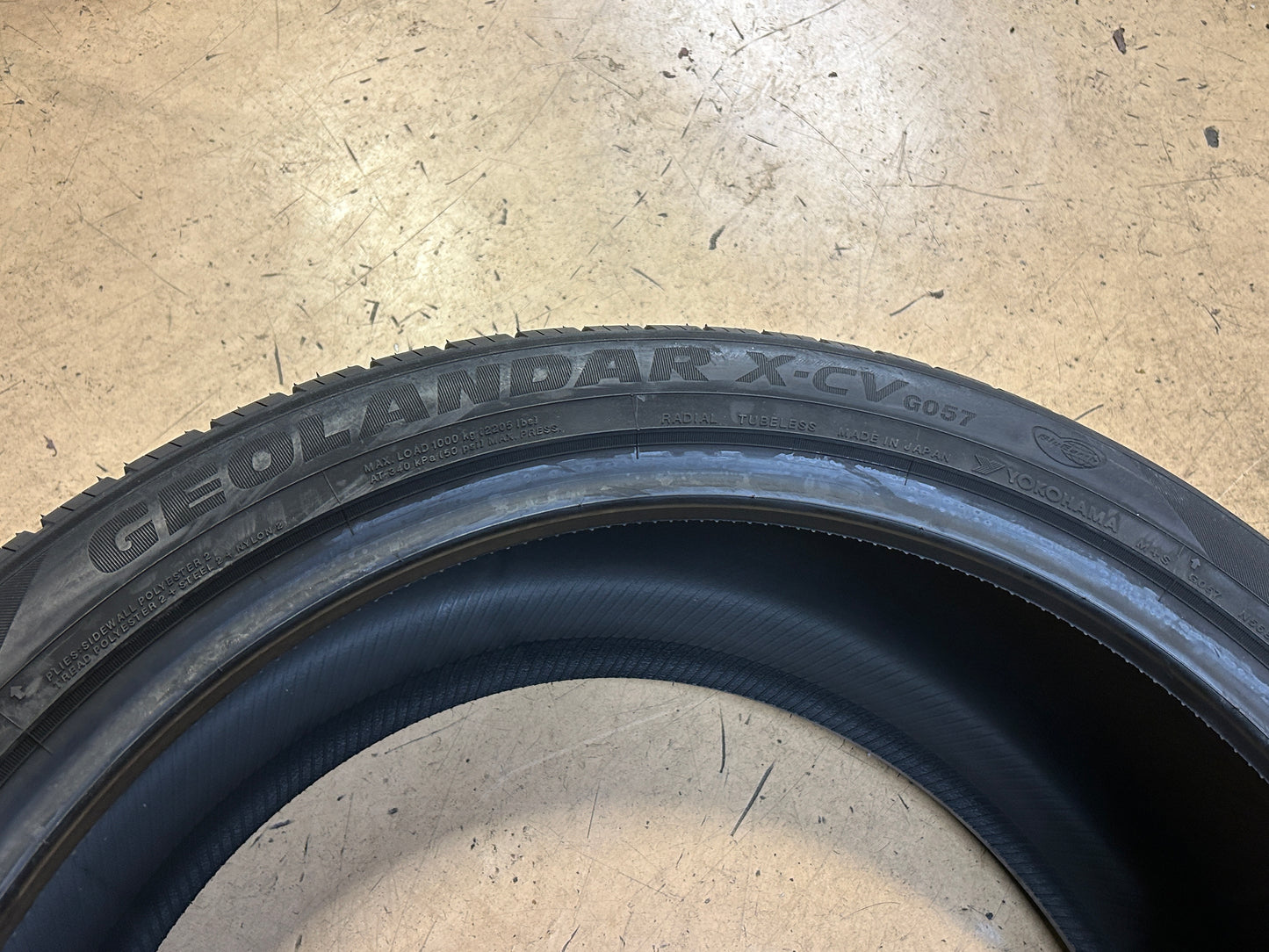 YOKOHAMA  GEOLANDAR X-CV G057 BSW P 285 40 22 108W XL ALL SEASON TIRE 110157023