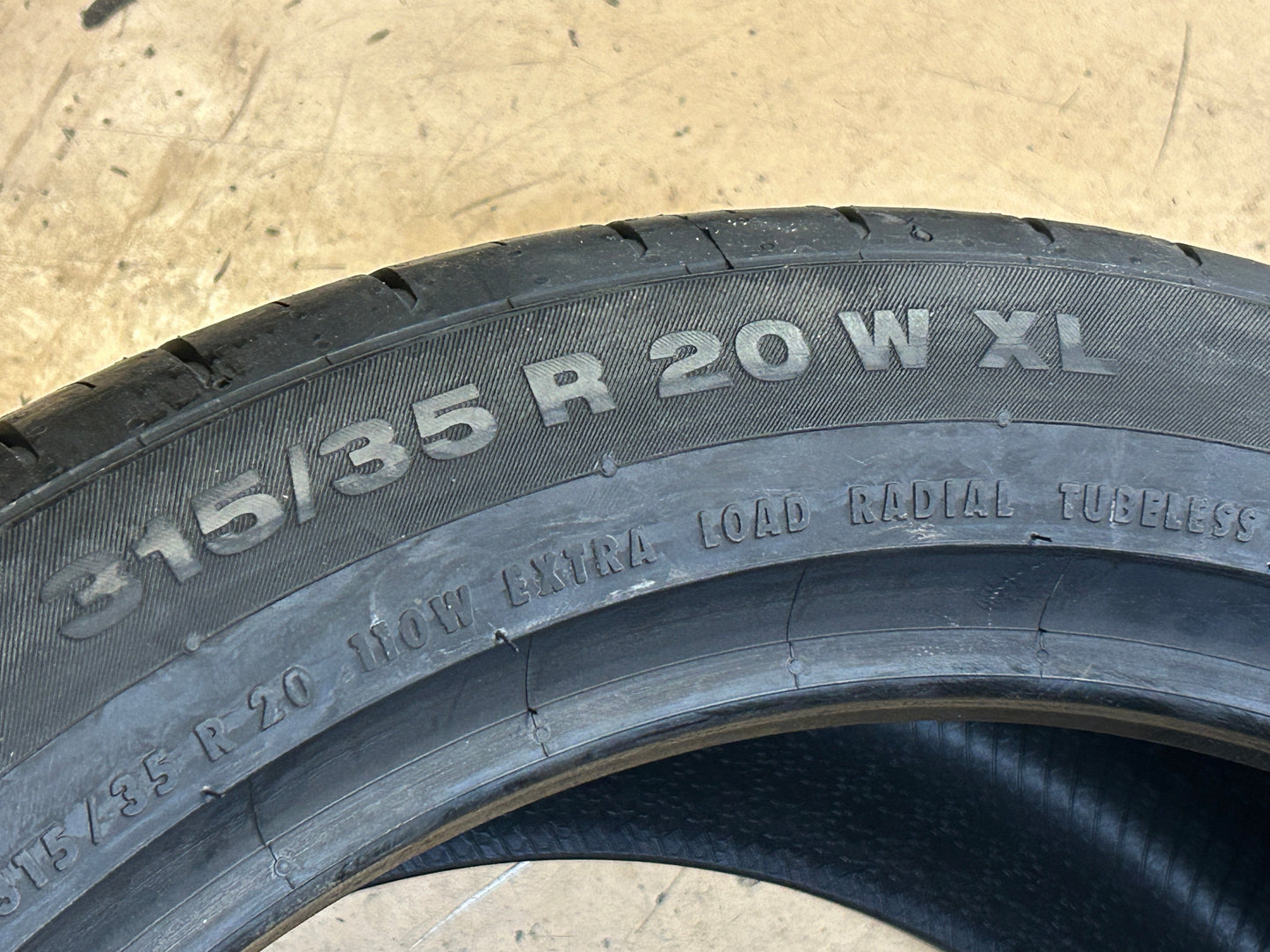 2 CONTINENTAL CONTISPORTCONTACT 5 SUV RUNFLAT BSW P 315 35 20 110W XL UHP TIRE 03542210000