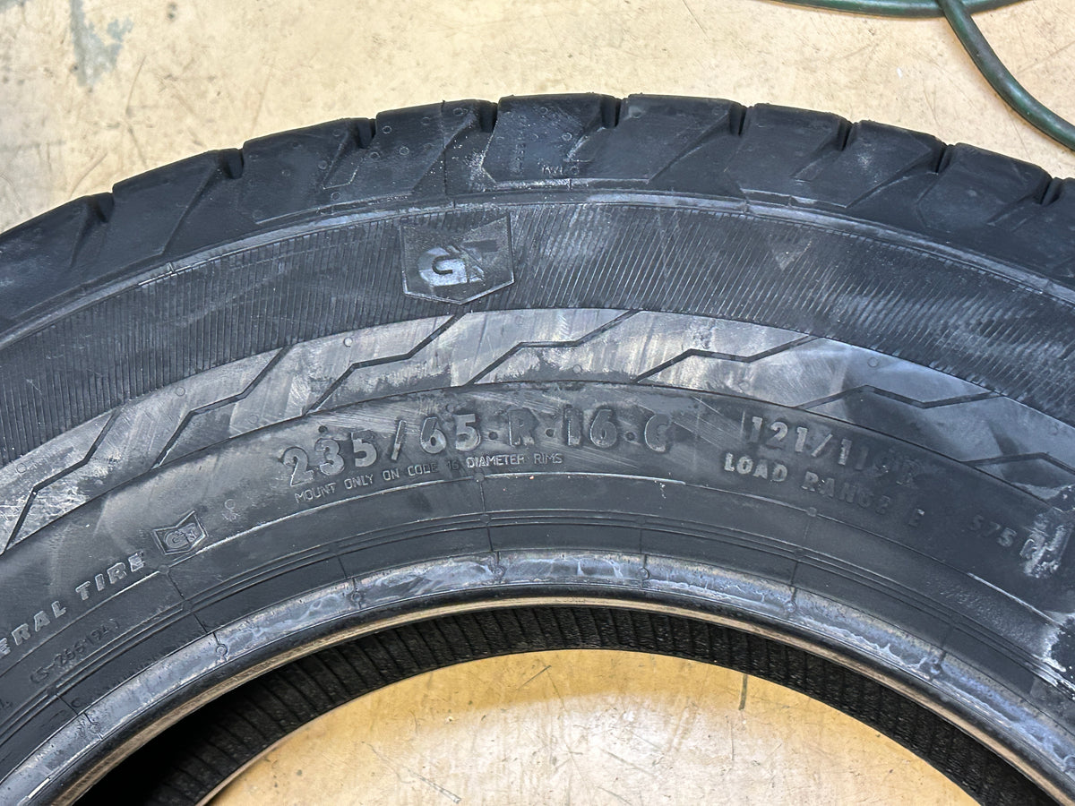 2 GENERAL GRABBER HD VAN  BSW LT 235 65 16 121/119R 10PLY ALL SEASON TIRE 04603460000