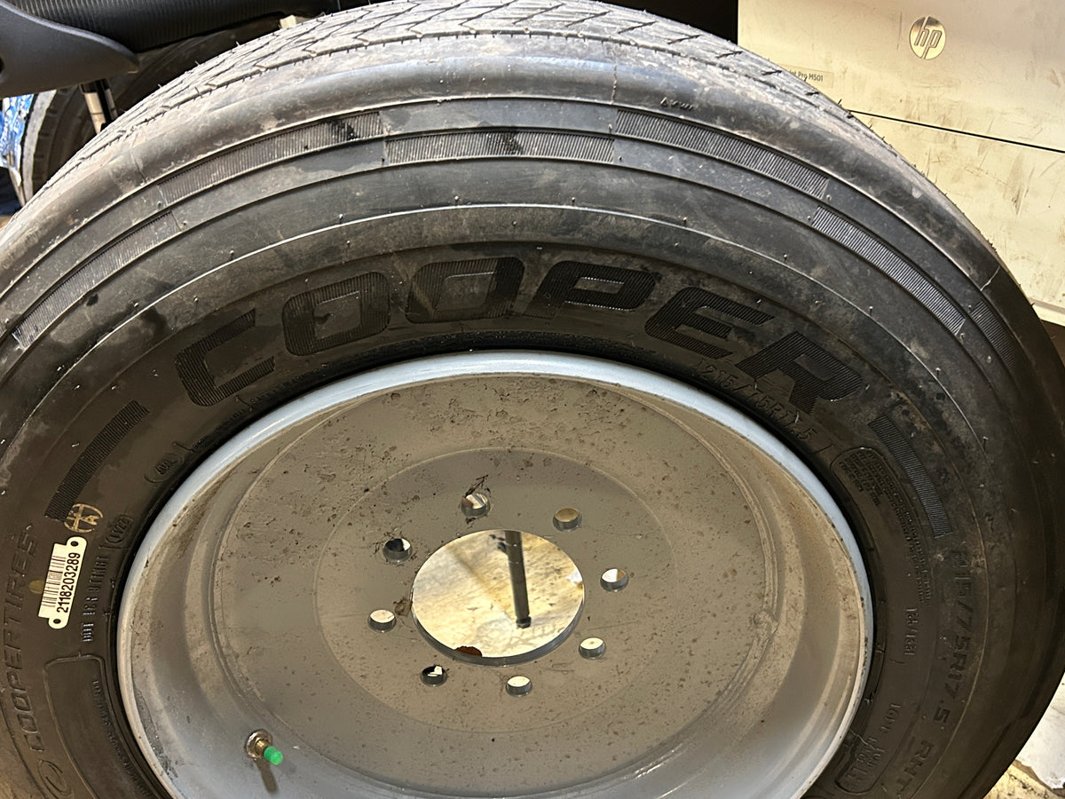 COOPER WORK SERIES RHT BSW 215 75 17.5 135/133L 16PLY SEMI TIRE W/WHEEL 172007001