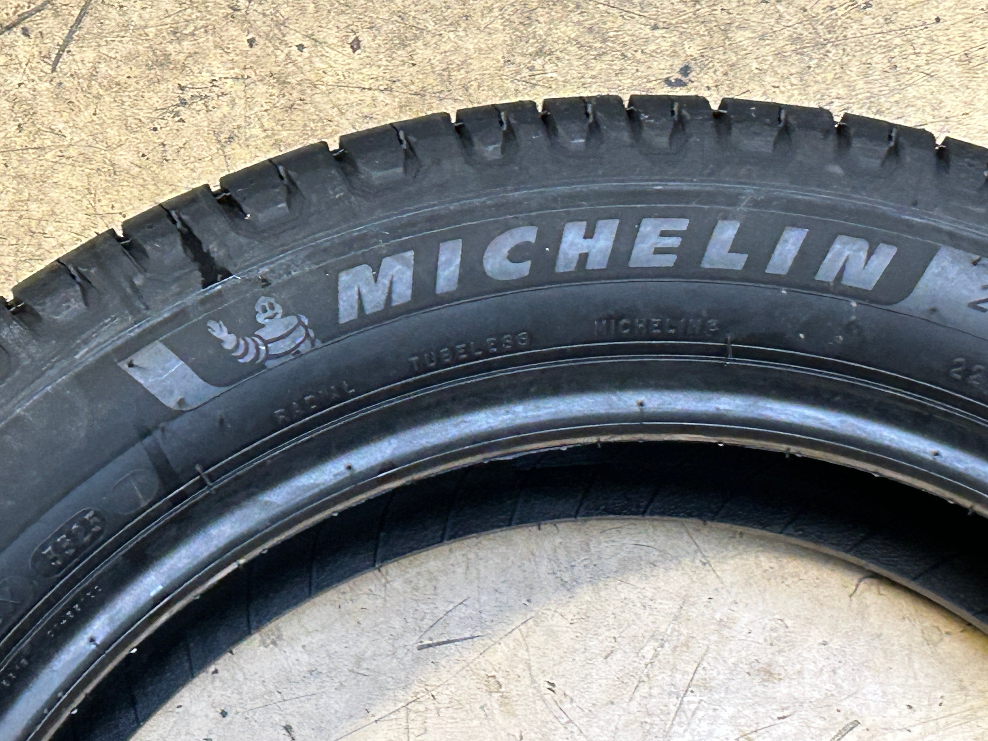 MICHELIN DEFENDER 2  BSW P 225 50 18 99V XL ALL SEASON TIRE 68361