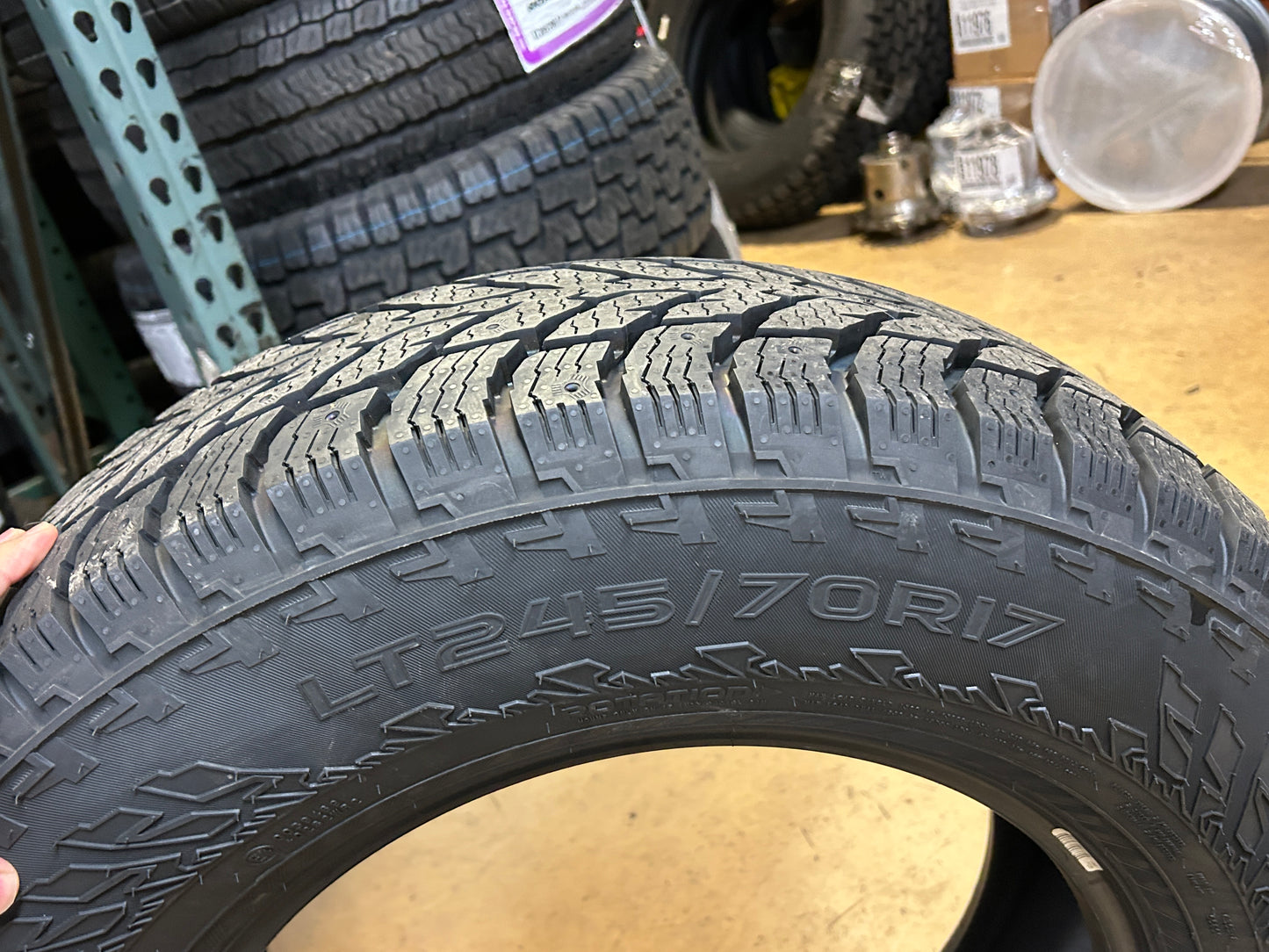 NOKIAN HAKKAPELIITTA LT3 BSW LT 245 70 17 119/116Q 10PLY WINTER TIRE T430954