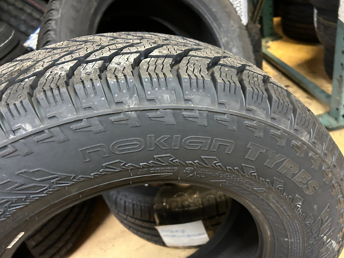 NOKIAN HAKKAPELIITTA LT3 BSW LT 245 70 17 119/116Q 10PLY WINTER TIRE T430954