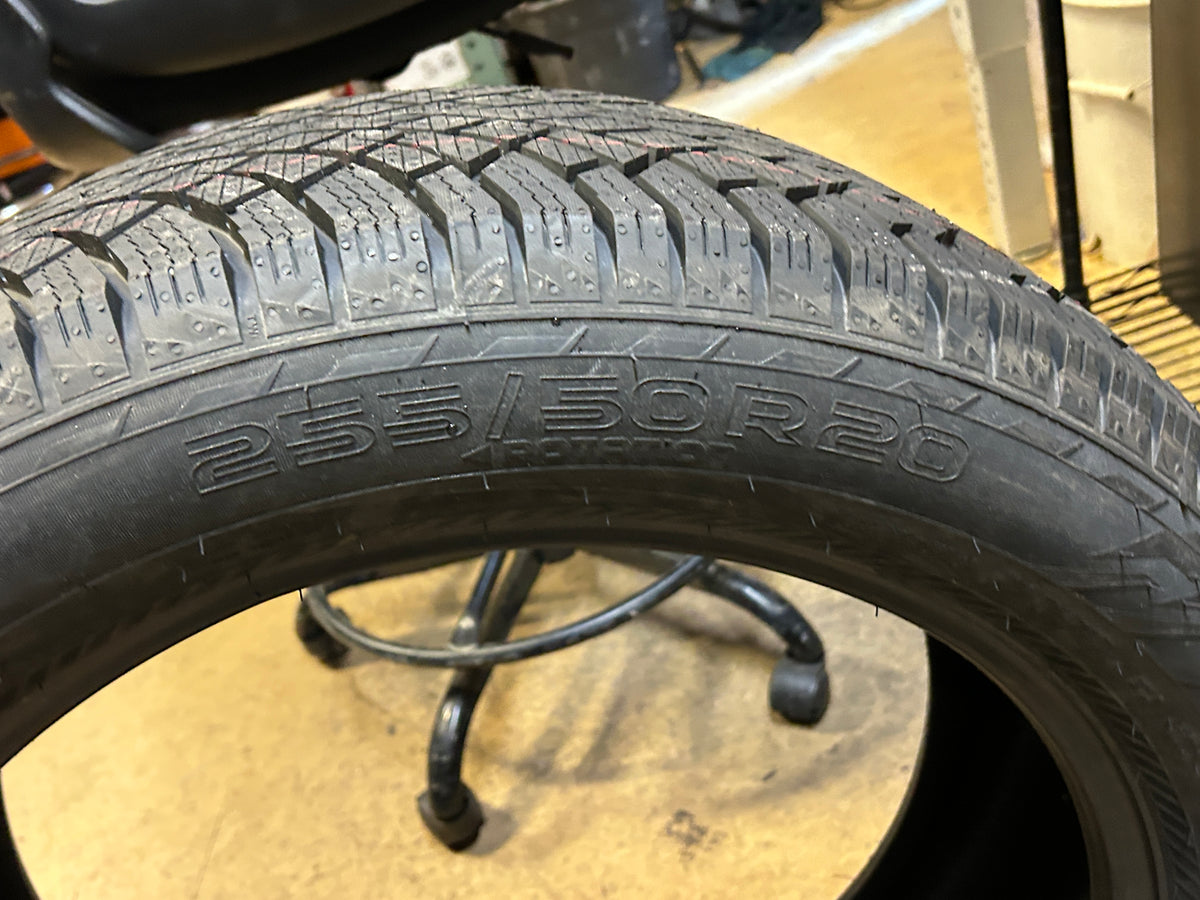 NOKIAN HAKKAPELIITTA R5 SUV BSW P 255 50 20 109R XL STUDLESS WINTER EV TIRE T432210