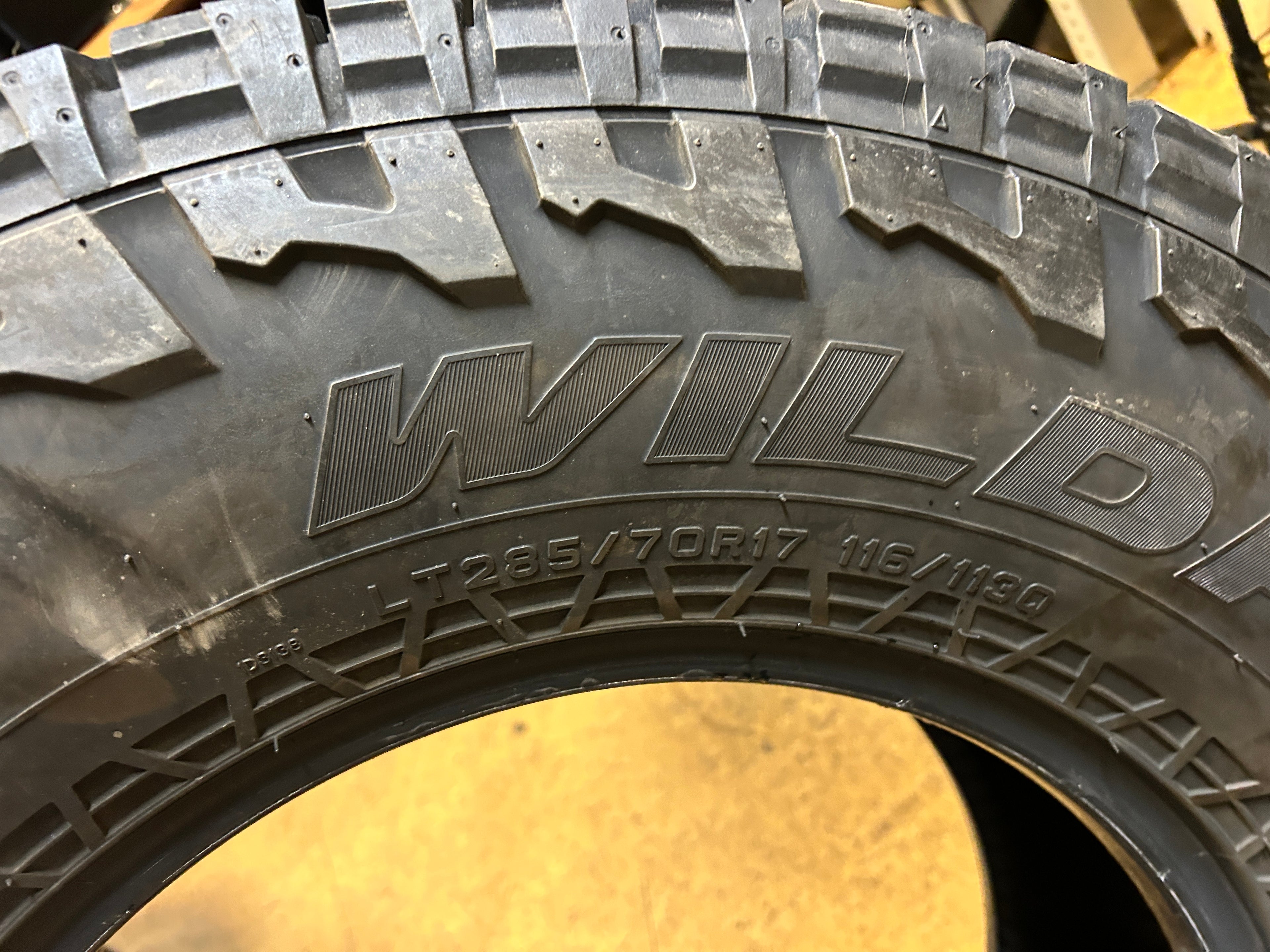 USED OLD FALKEN WILDPEAK 8.5/32'' A/T3W BSW LT 285 70 17116/113Q 6PLY ALL TERRAIN TIRE 59000350