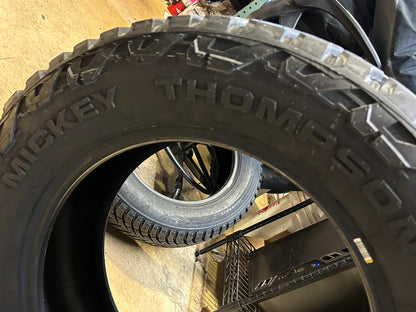 MICKEY THOMPSON  BAJA BOSS A/T BSW P 275 60 20 115T ALL TERRAIN TIRE 340021003