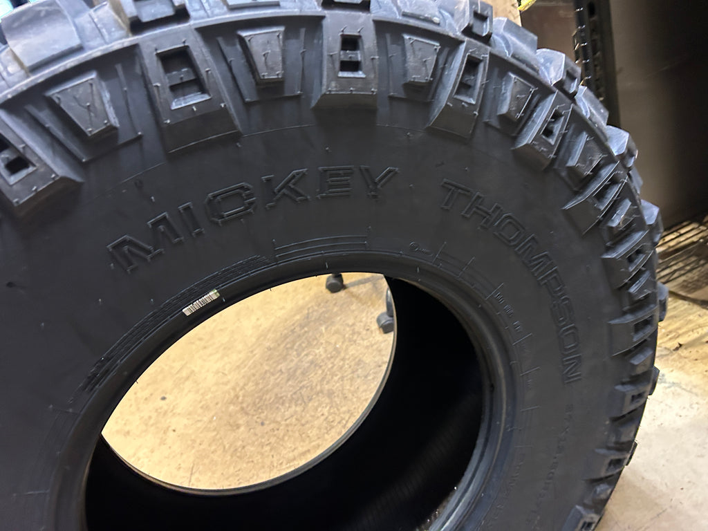 2 MICKEY THOMPSON BAJA LEGEND MTZ BSW LT 37 13.5 17 121Q LRD 8 PLY MUD TERRAIN TIRE 331148005
