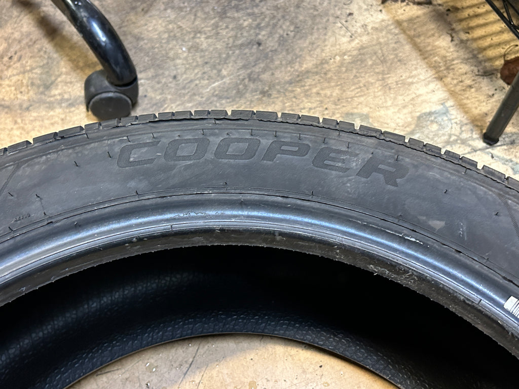 USED 12/32'' COOPER PROCONTROL  BSW P 255 45 20 105V XL ALL SEASON TIRE 166491021