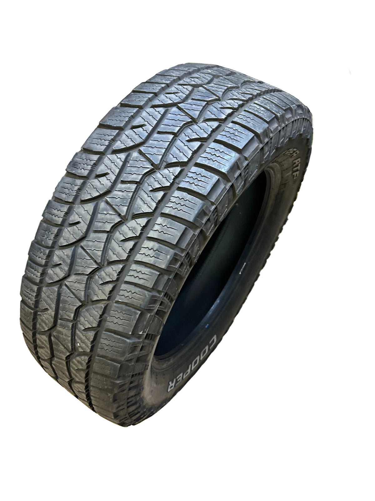 USED 11/32’’ COOPER DISCOVERER ATP II BSW P 275 60 20 115T ALL TERRAIN TIRE 171232041