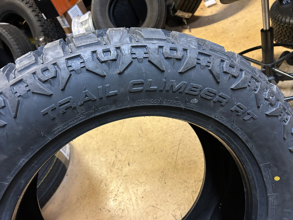 SUMMIT TRAIL CLIMBER RT STUDLESS BSW LT 305 55 20 125/120Q 12PLY WINTER TIRE 1600715