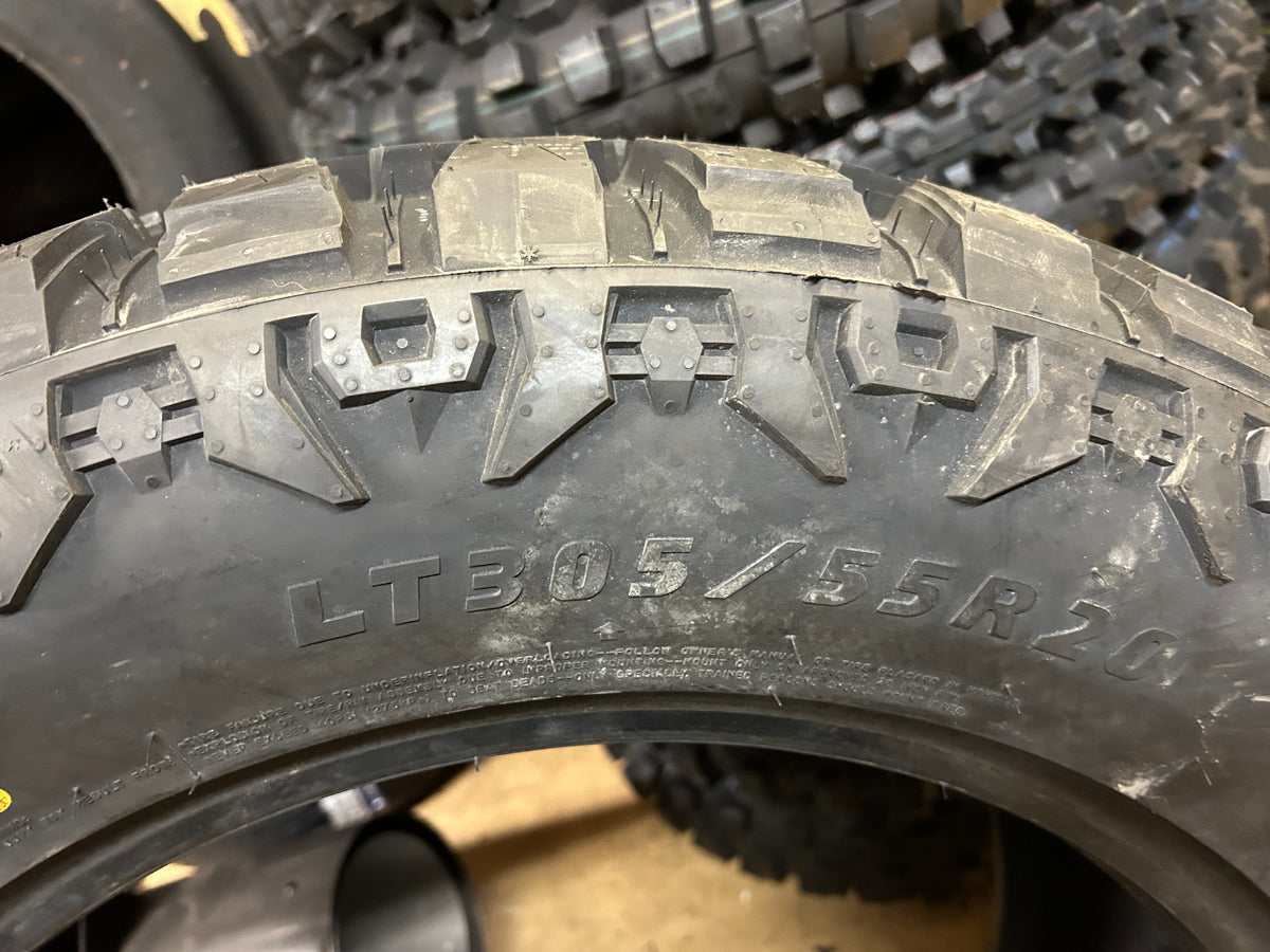 SUMMIT TRAIL CLIMBER RT STUDLESS BSW LT 305 55 20 125/120Q 12PLY WINTER TIRE 1600715