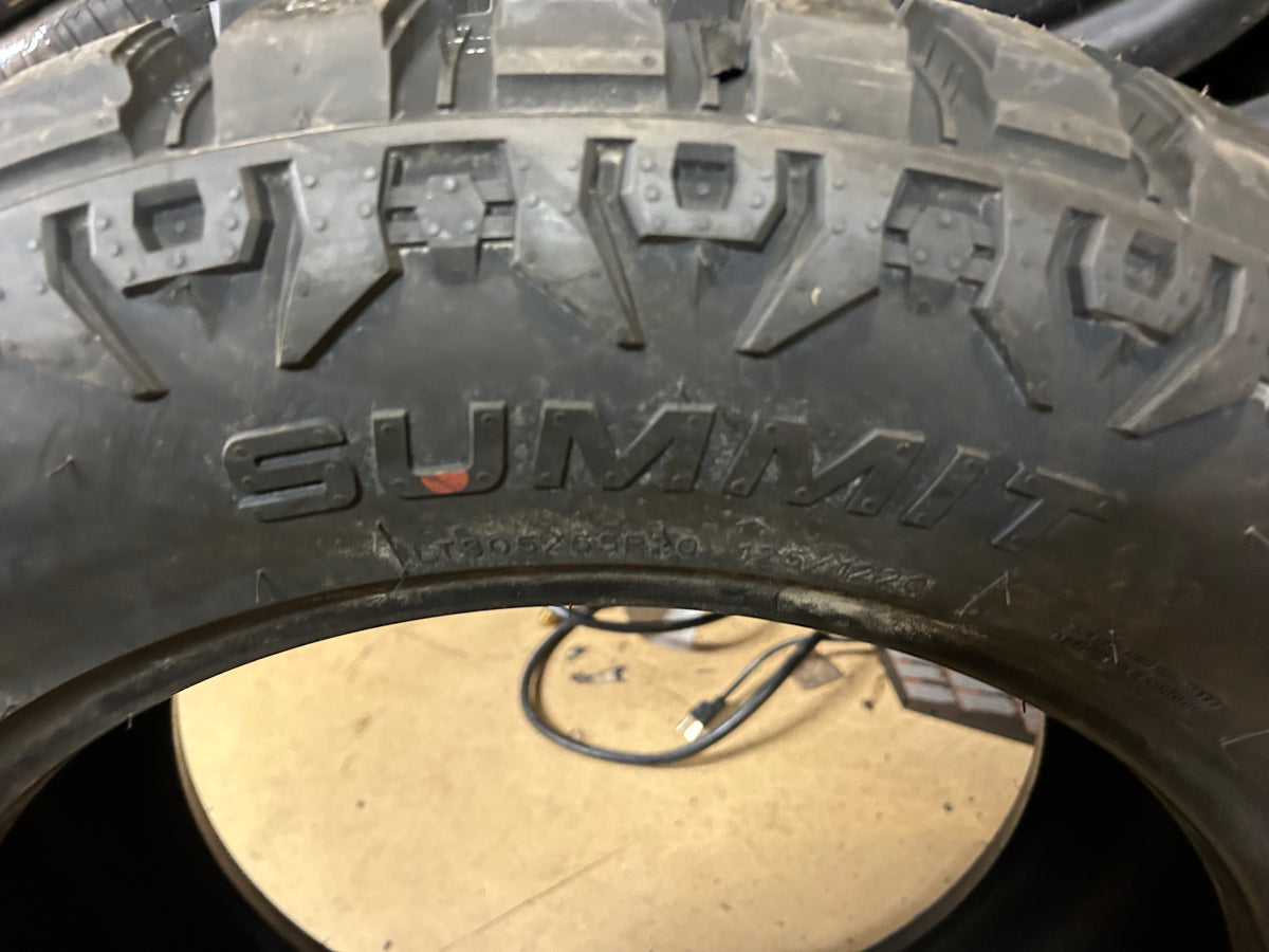SUMMIT TRAIL CLIMBER RT STUDLESS BSW LT 305 55 20 125/120Q 12PLY WINTER TIRE 1600715