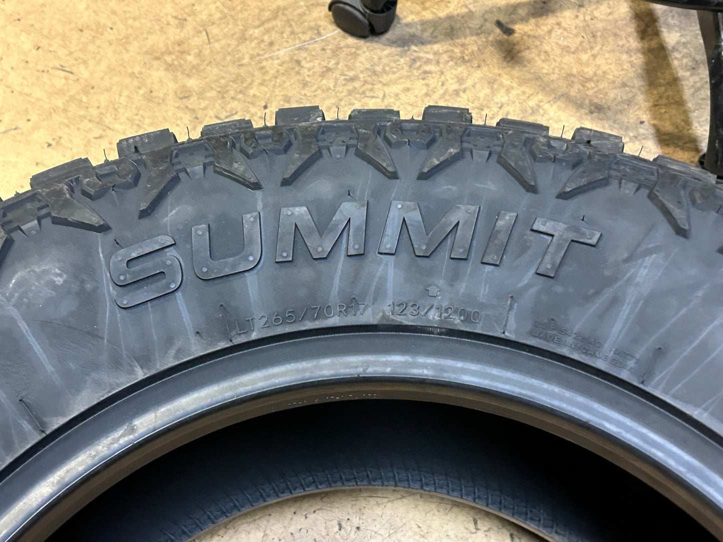 2 SUMMIT TRAIL CLIMBER RT BSW LT 265 70 17 123/120Q 10PLY RUGGED TERRAIN TIRE 1600707