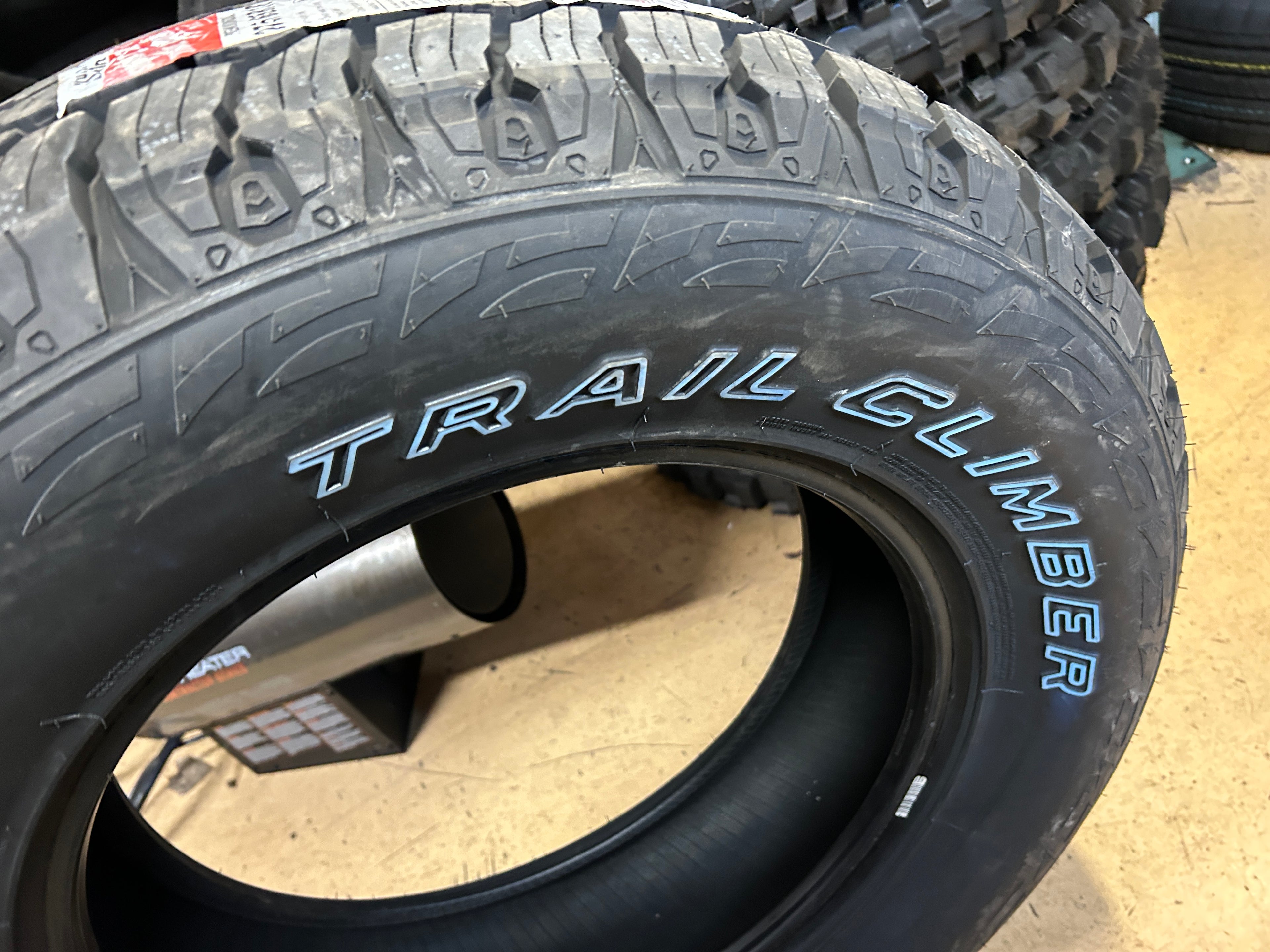 SUMMIT TRAIL CLIMBER AT OWL P 275 65 18 116T ALL TERRAIN TIRE 261618
