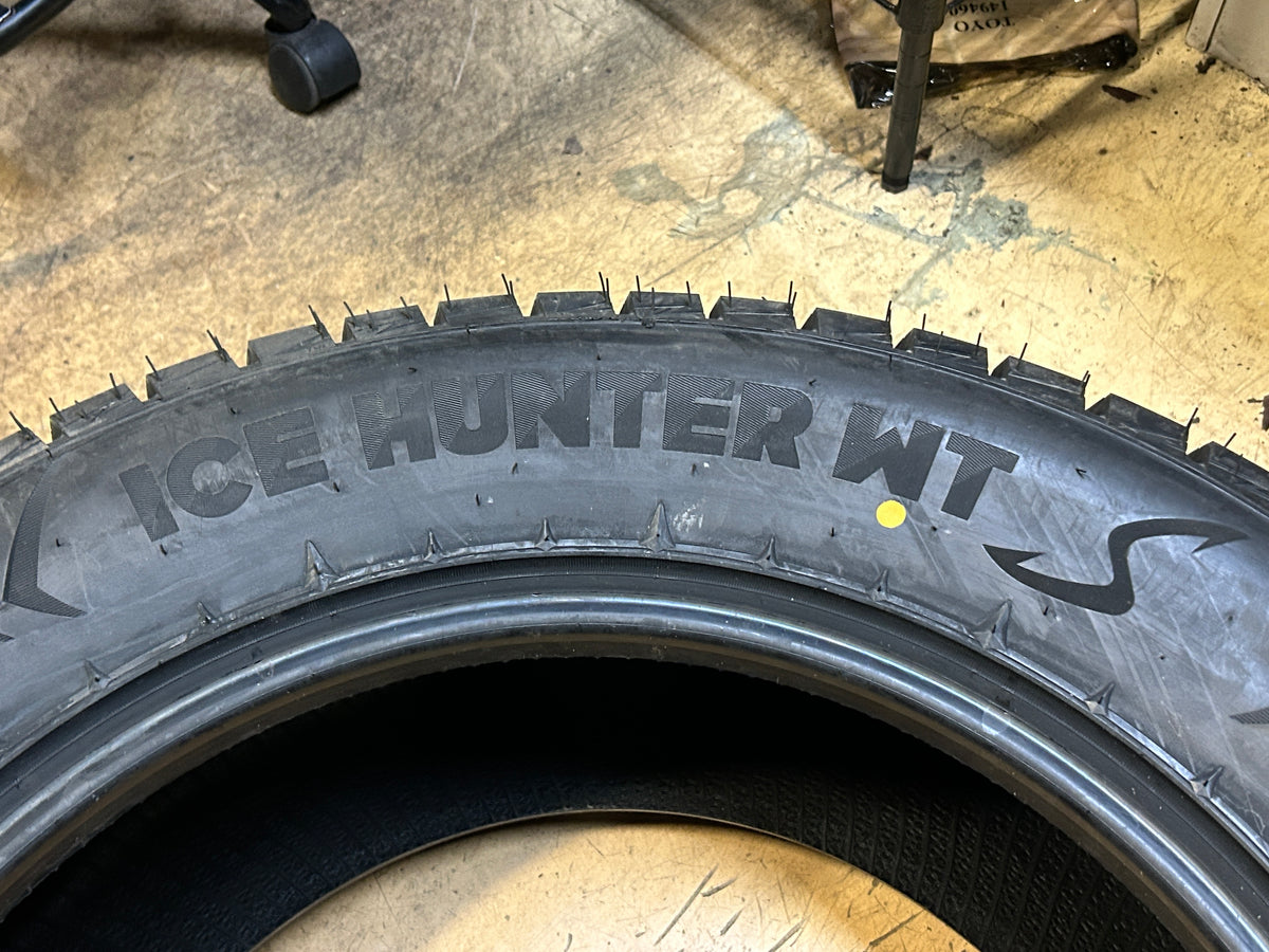 VENOM POWER ICE HUNTER WTS STUDLESS BSW LT 33 12.5 20 114Q 10PLY WINTER TIRE VPWTS32