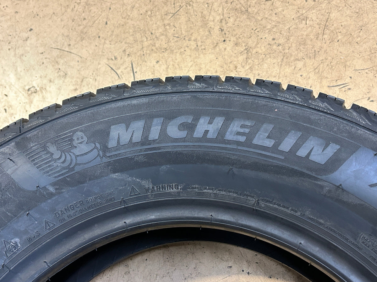 MICHELIN X ICE SNOW SUV STUDLESS BSW P 225 70 16 103T WINTER TIRE 29525