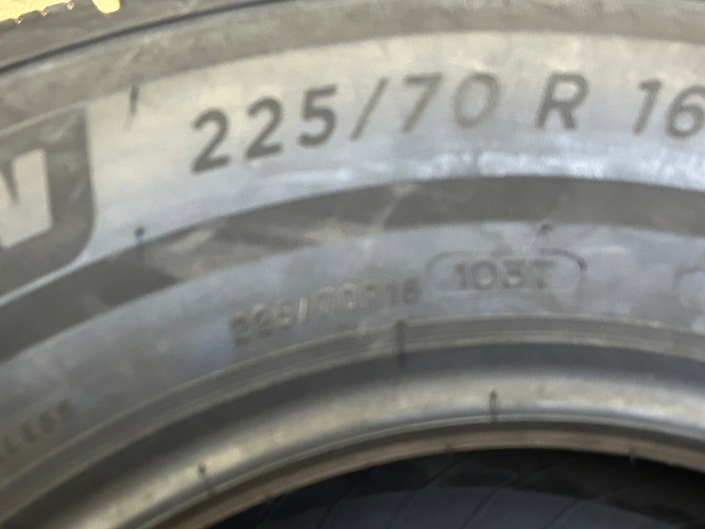 MICHELIN X ICE SNOW SUV STUDLESS BSW P 225 70 16 103T WINTER TIRE 29525