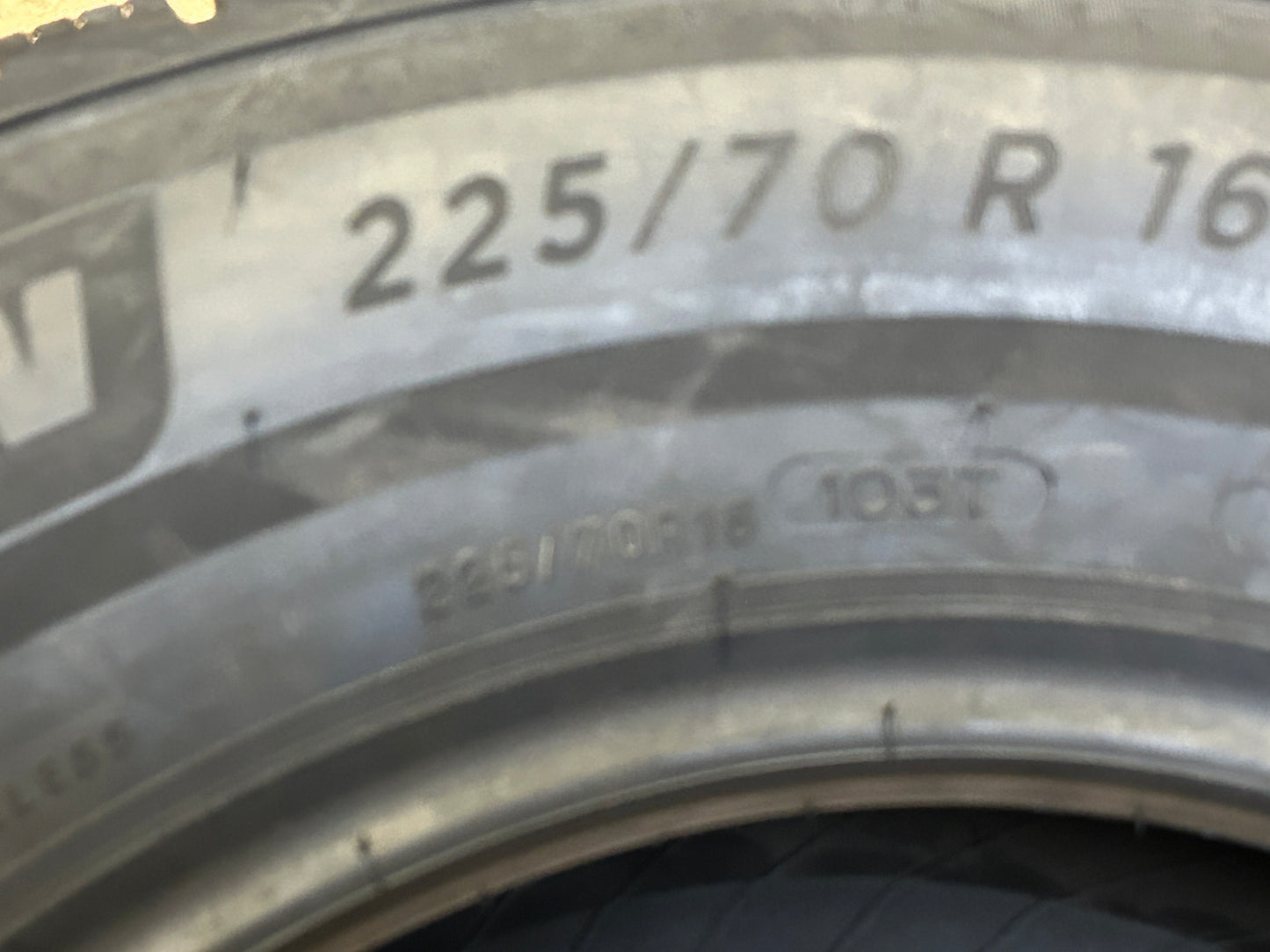 MICHELIN X ICE SNOW SUV STUDLESS BSW P 225 70 16 103T WINTER TIRE 29525