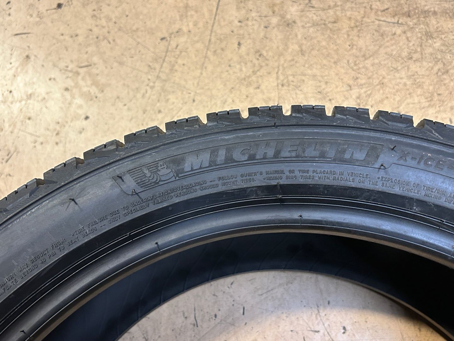 MICHELIN X ICE SNOW STUDLESS BSW P 245 40 19 98H XL WINTER TIRE 03441