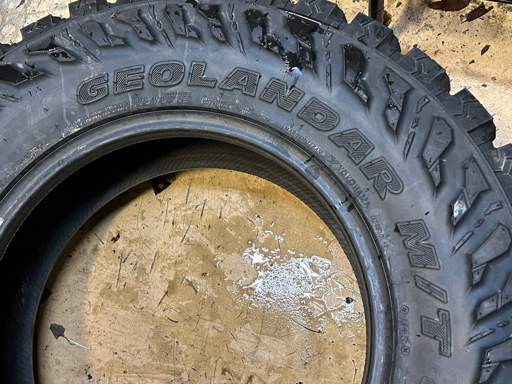 YOKOHAMA GEOLANDER M/T BSW LT 255 75 17 111/108Q 6PLY MUD TERRAIN TIRE 110133319