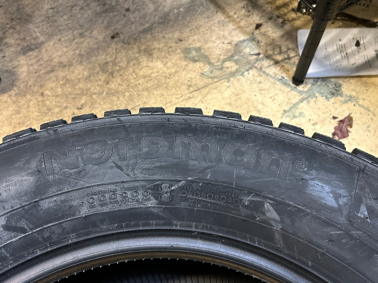 NORDMAN NORTH 9 SUV STUDDED BSW P 235 65 17 108T XL WINTER TIRE TS32827