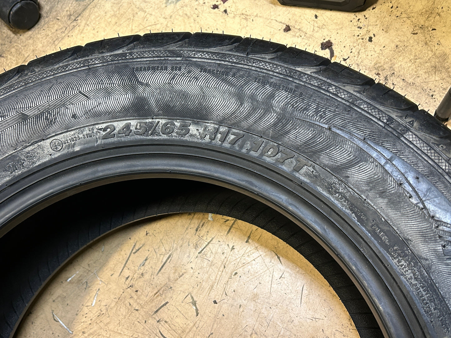 NOS RADAR RXS-9 BSW P 245 65 17 107T ALLL TERRAIN TIRE ACC0068