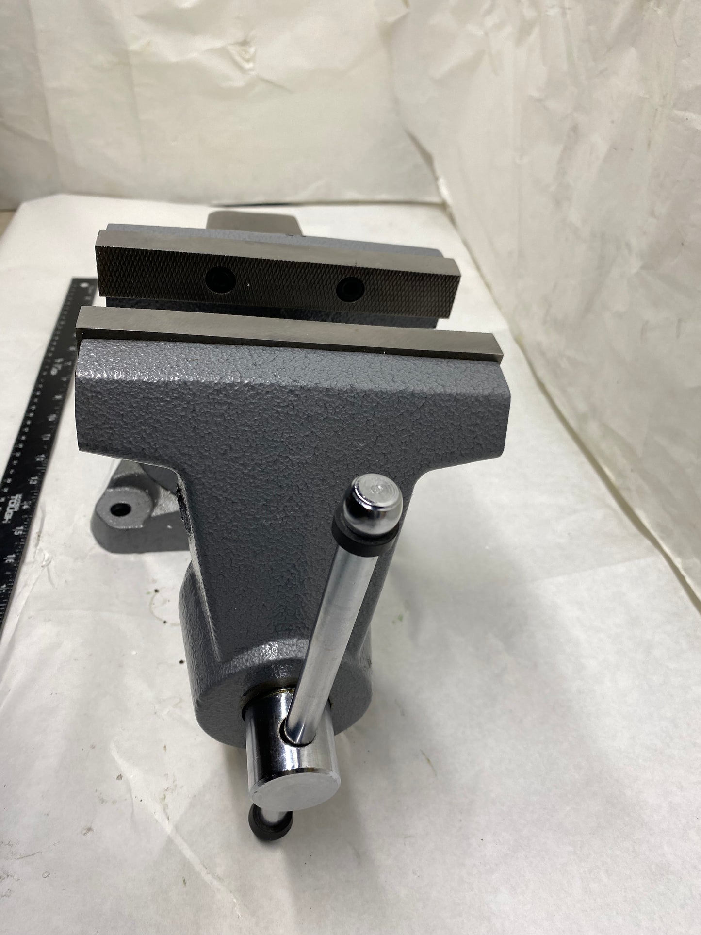WILTON MECHANICS PRO SWIVEL VISE 6 1/2 W 7 IN JAW OPENING 28812